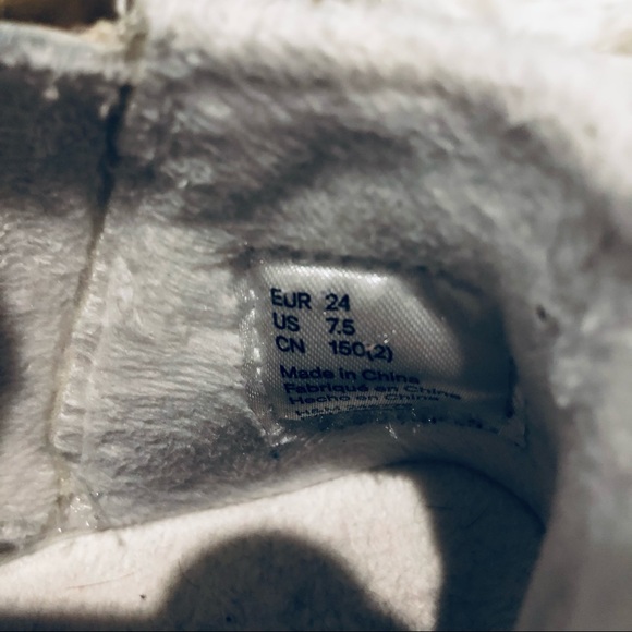 SOLD H&M Toddler Girls Gold ankle boots - Picture 4 of 4